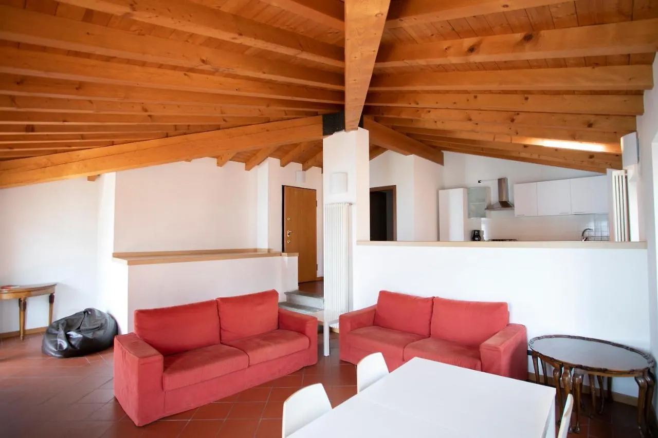 Iseolakerental - Casa Del Pescatore Riva di Solto 0*,