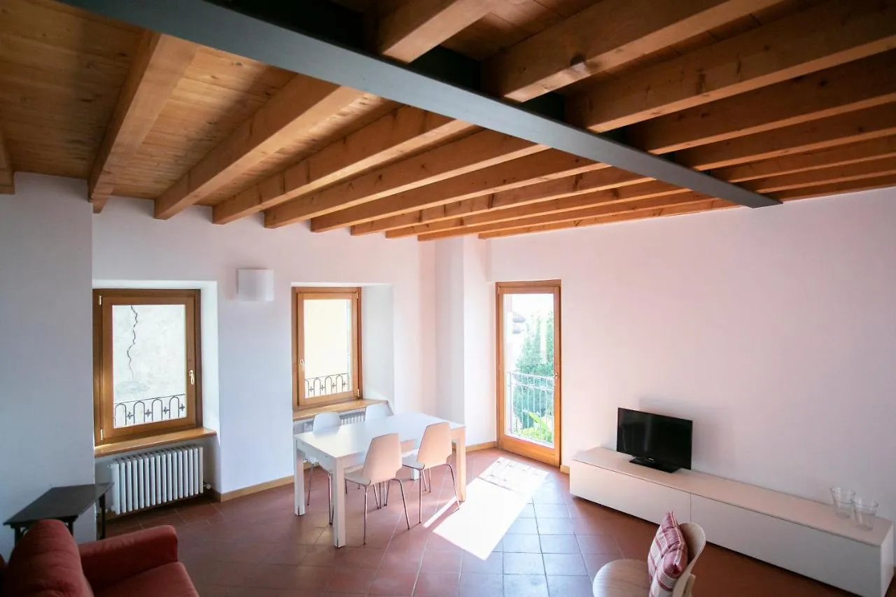 Iseolakerental - Casa Del Pescatore Riva di Solto Italien