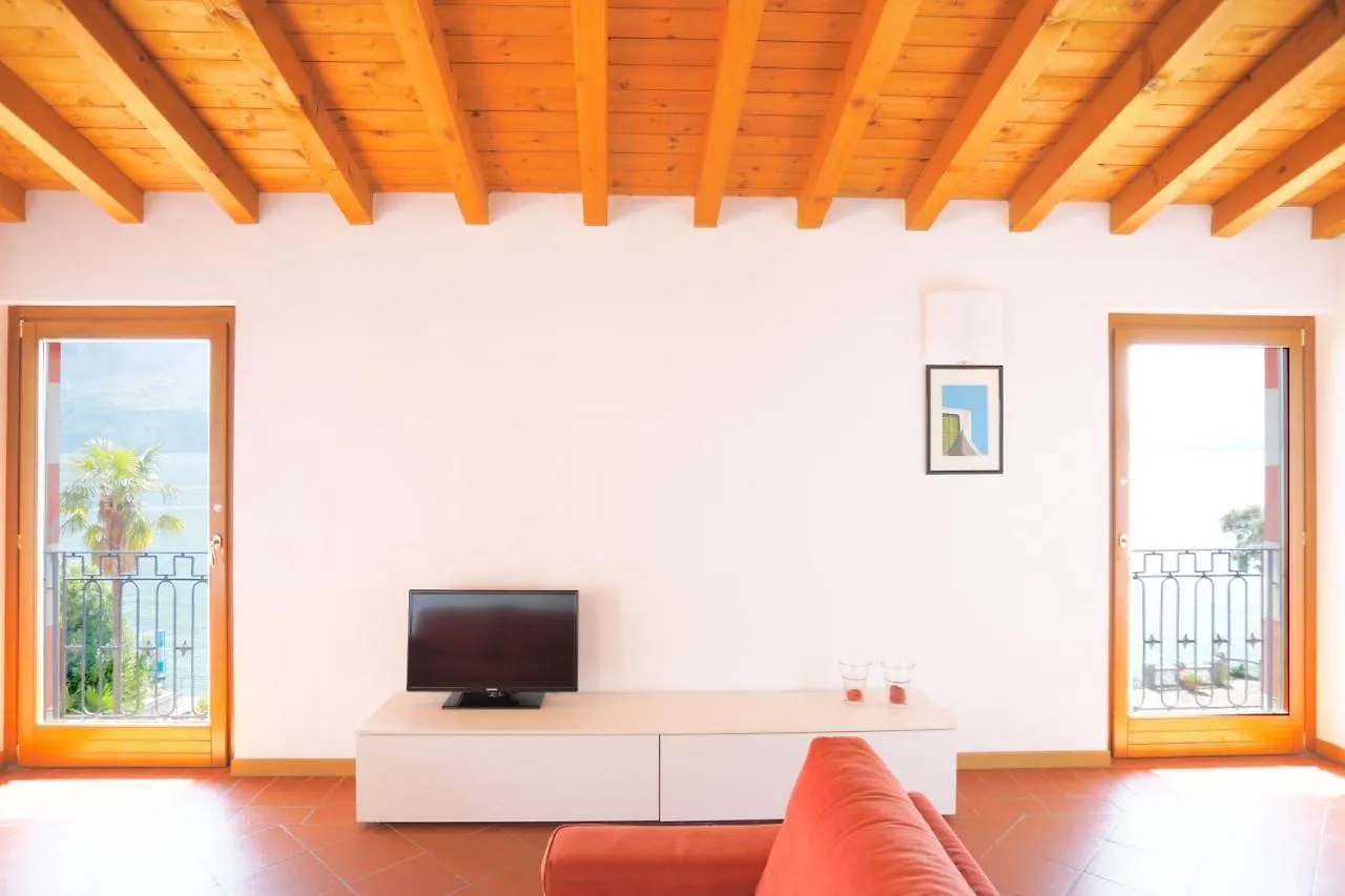Iseolakerental - Casa Del Pescatore Riva di Solto Daire